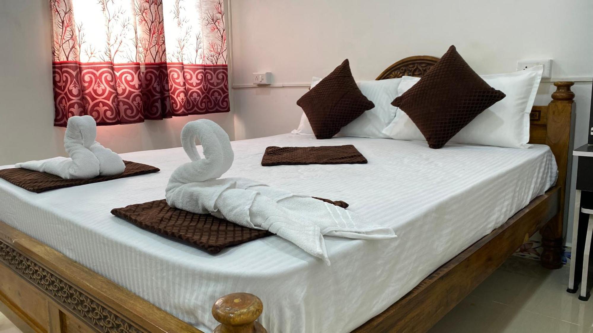 Kavieya Residency Hotel Purnankuppam ภายนอก รูปภาพ